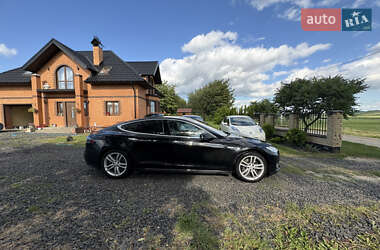 Лифтбек Tesla Model S 2015 в 