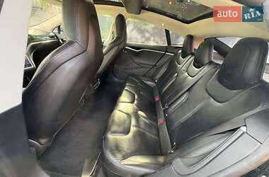 Лифтбек Tesla Model S 2015 в 
