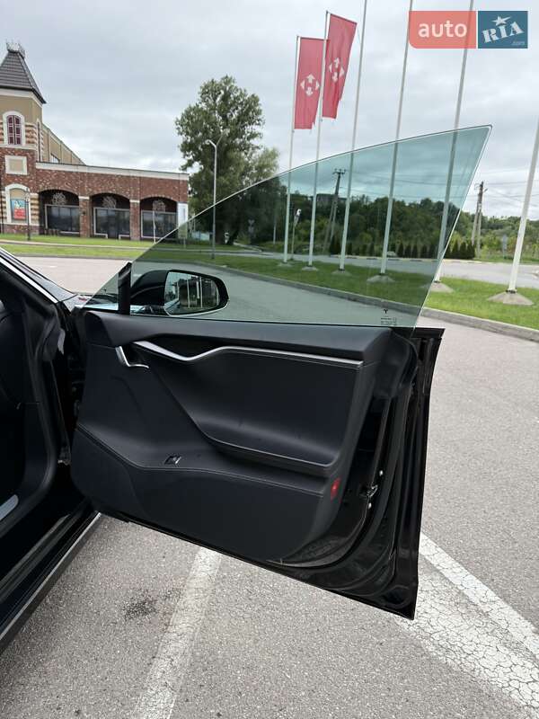 Лифтбек Tesla Model S 2019 в Киеве
