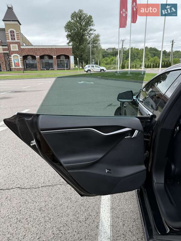 Лифтбек Tesla Model S 2019 в Киеве