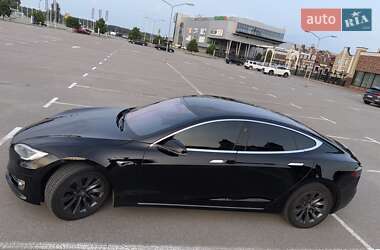 Лифтбек Tesla Model S 2019 в 