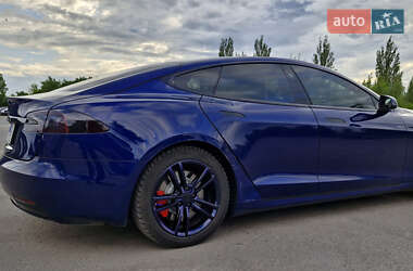 Лифтбек Tesla Model S 2016 в 