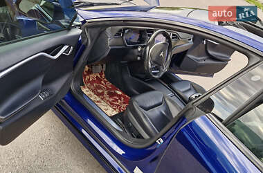 Лифтбек Tesla Model S 2016 в 