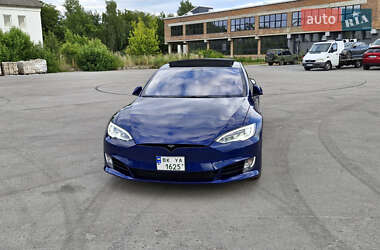 Лифтбек Tesla Model S 2016 в 