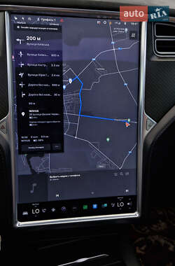 Лифтбек Tesla Model S 2016 в 