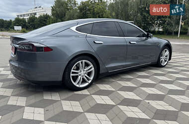 Лифтбек Tesla Model S 2014 в 