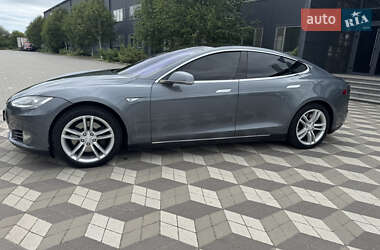 Лифтбек Tesla Model S 2014 в 