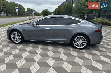 Лифтбек Tesla Model S 2014 в 