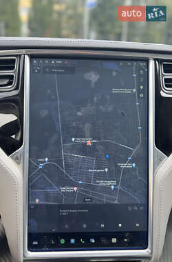 Лифтбек Tesla Model S 2014 в 