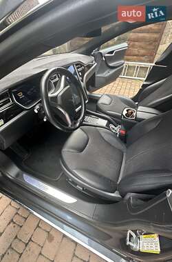 Лифтбек Tesla Model S 2015 в 