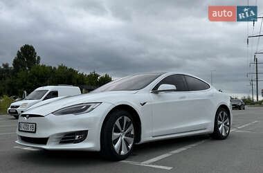 Лифтбек Tesla Model S 2020 в 
