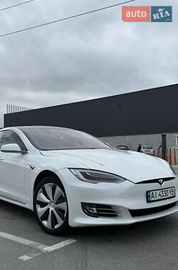 Лифтбек Tesla Model S 2020 в 