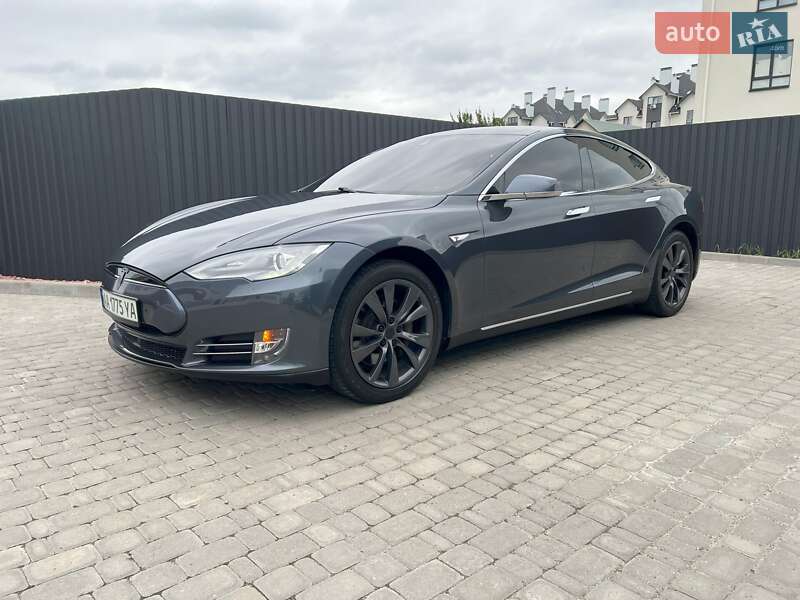 Лифтбек Tesla Model S 2015 в Софиевской Борщаговке фото 4 Лифтбек Tesla Model S 2015 в Софиевской Борщаговке