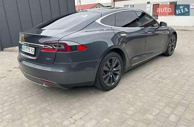 Лифтбек Tesla Model S 2015 в 