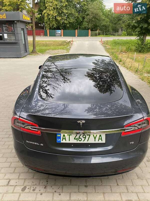 Ліфтбек Tesla Model S 2016 в Івано-Франківську