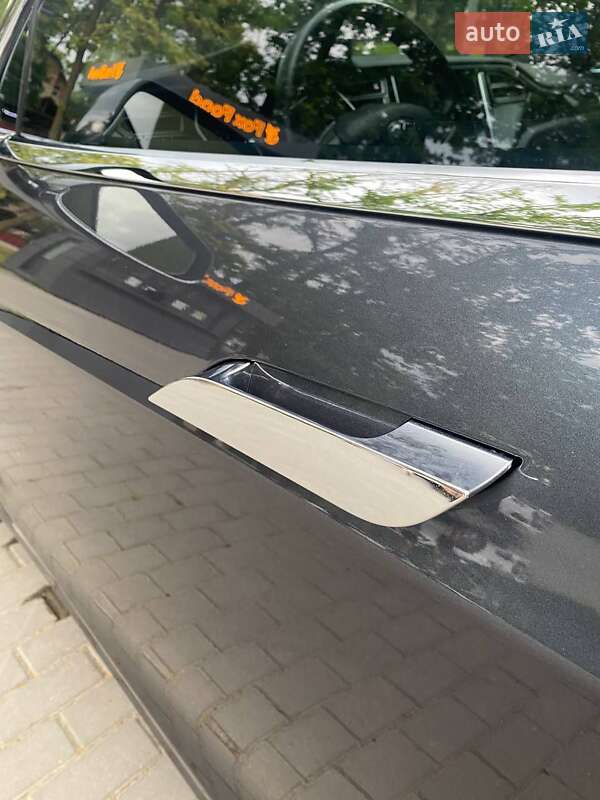 Ліфтбек Tesla Model S 2016 в Івано-Франківську
