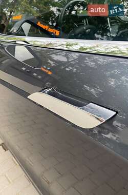 Ліфтбек Tesla Model S 2016 в 