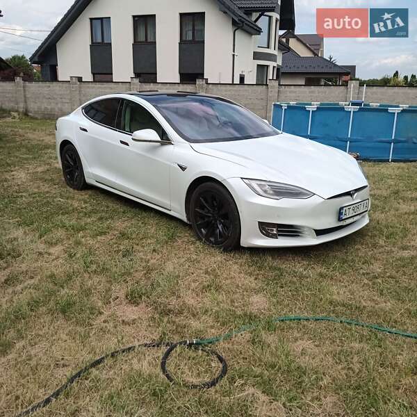Ліфтбек Tesla Model S 2017 в 