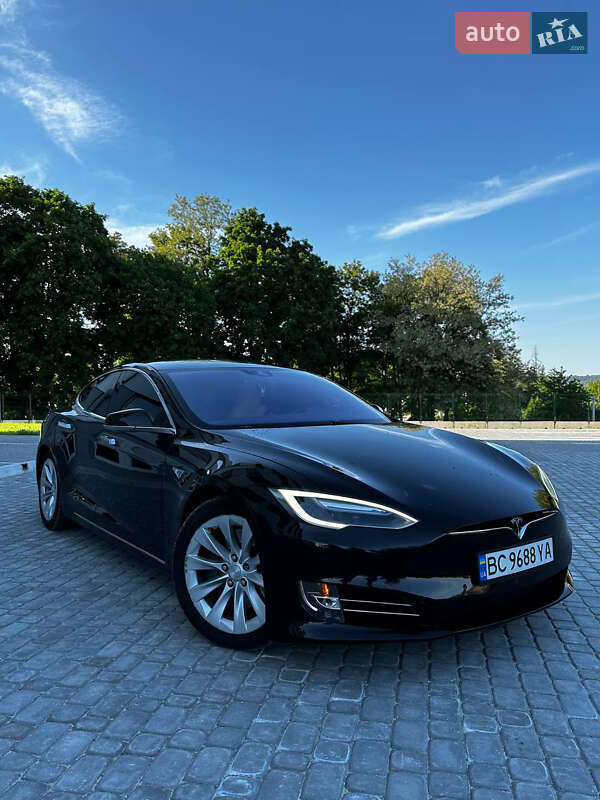 Tesla Model S 2016
