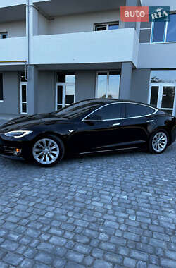 Лифтбек Tesla Model S 2016 в 