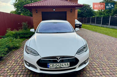 Лифтбек Tesla Model S 2014 в 