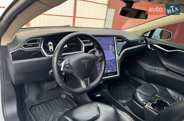Лифтбек Tesla Model S 2014 в 