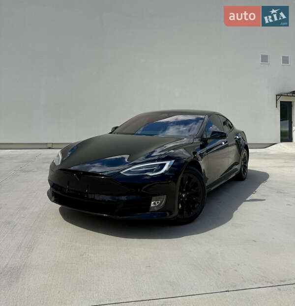 Лифтбек Tesla Model S 2018 в Луцке