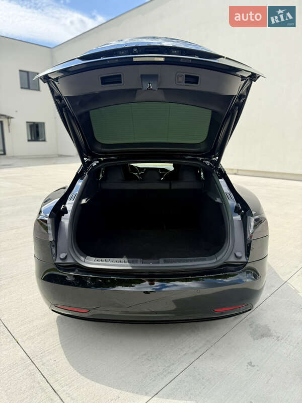 Лифтбек Tesla Model S 2018 в Луцке