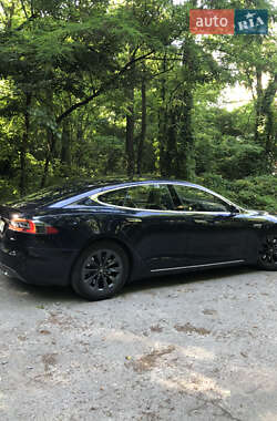 Ліфтбек Tesla Model S 2015 в 