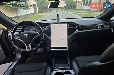 Лифтбек Tesla Model S 2017 в 