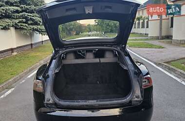 Лифтбек Tesla Model S 2017 в 