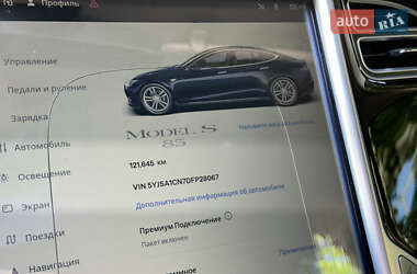 Лифтбек Tesla Model S 2013 в 