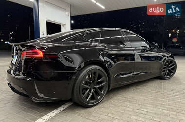 Лифтбек Tesla Model S 2022 в 