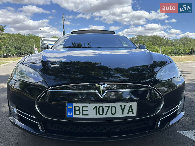 Лифтбек Tesla Model S 2014 в Николаеве
