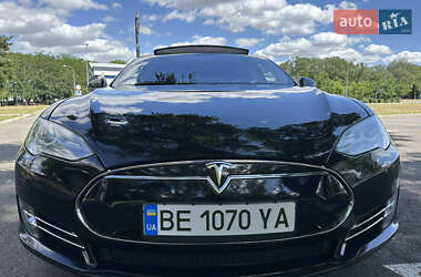 Лифтбек Tesla Model S 2014 в 