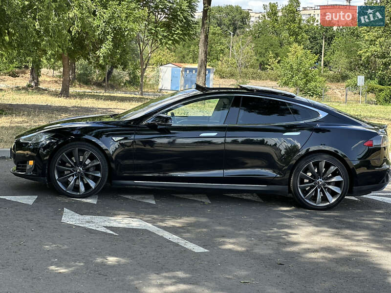 Лифтбек Tesla Model S 2014 в Николаеве