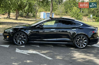 Лифтбек Tesla Model S 2014 в 