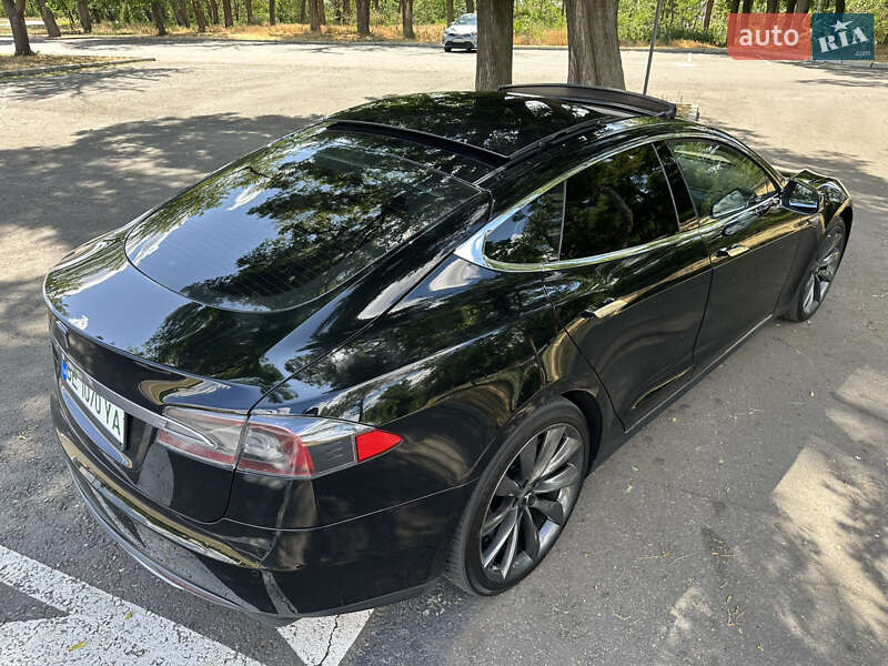 Лифтбек Tesla Model S 2014 в Николаеве