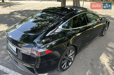 Лифтбек Tesla Model S 2014 в 