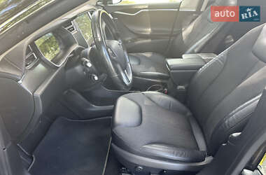 Лифтбек Tesla Model S 2014 в 