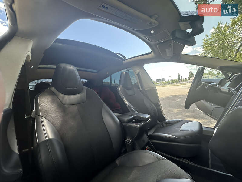 Лифтбек Tesla Model S 2014 в Николаеве
