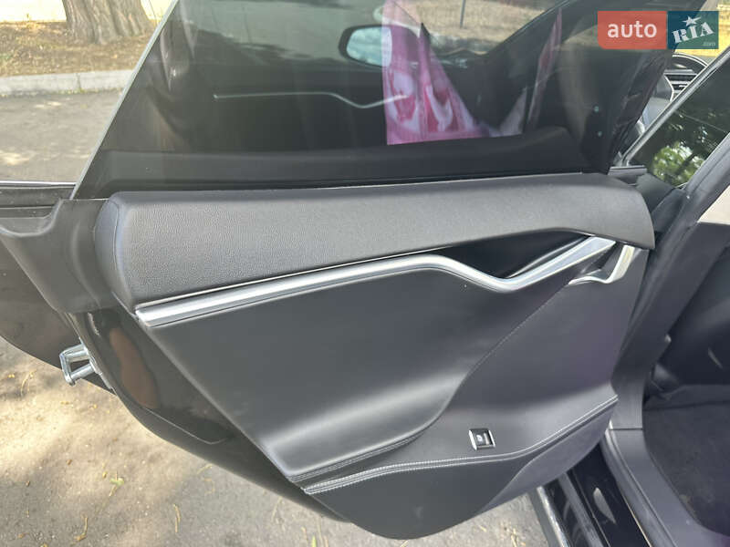 Лифтбек Tesla Model S 2014 в Николаеве