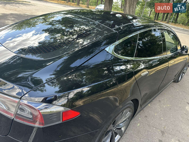 Лифтбек Tesla Model S 2014 в Николаеве