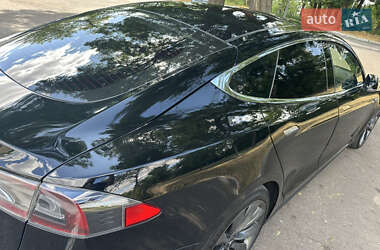 Лифтбек Tesla Model S 2014 в 