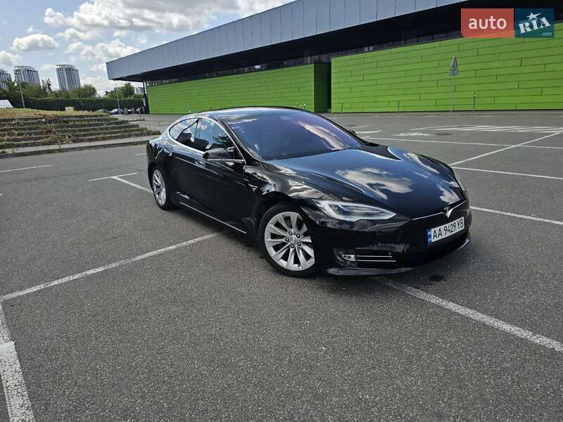 Tesla Model S 2018