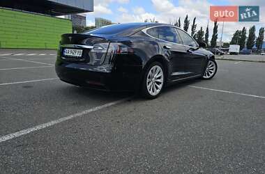 Лифтбек Tesla Model S 2018 в 