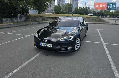 Лифтбек Tesla Model S 2018 в 