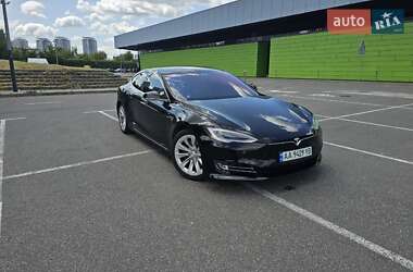 Лифтбек Tesla Model S 2018 в 