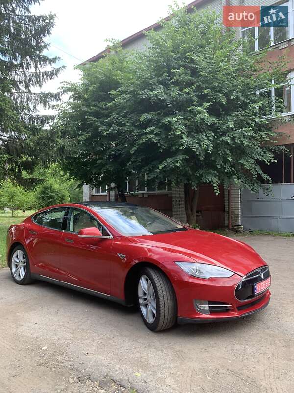 Tesla Model S 2013