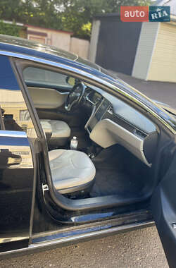 Лифтбек Tesla Model S 2012 в 